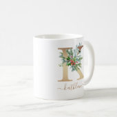 Mug Noel rustique Holly Red Berries Monogramme or K (Devant droit)