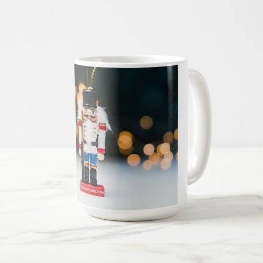 Mug Noël SlipperyJoe nutcracker figurine ornement (Devant droit)