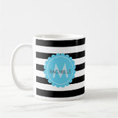 Mug Noir, Blanc, rayé Nom monogramme de fleur bleue. (Gauche)