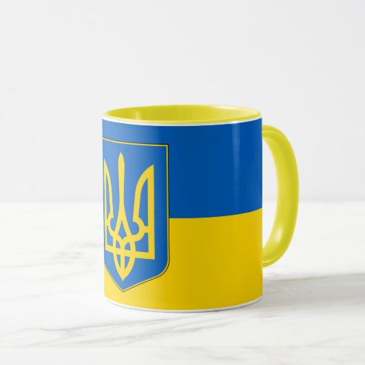 Mug noir Combo avec le drapeau de l'Ukraine (Devant droit)
