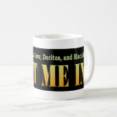 Mug Noir de rosée, de Doritos, et de carnage de (Devant droit)