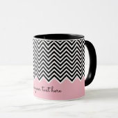 Mug Noir et bébé rose moderne Chevron Custom TEXT (Devant droit)