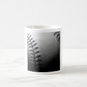 Mug Noir et blanc Gros plan de base-ball (Centre)