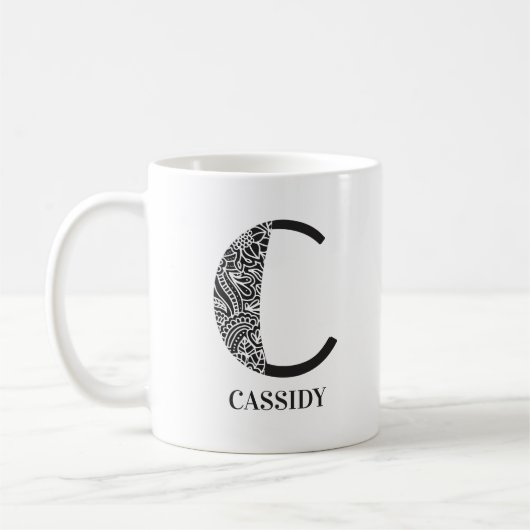 Mug Noir et blanc moderne C et nom initial (Gauche)