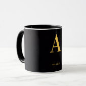 Mug noir lettre A dorée | Mug à monogramme minimal (Devant gauche)