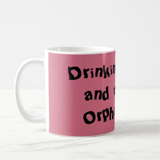 Mug Noir orphelin buvant mon Chai et observant (Gauche)
