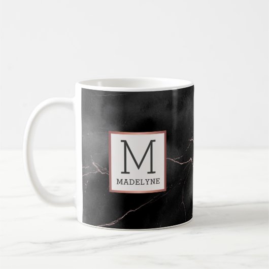 Mug Noir Rose Or Marbre moderne Look Monogramme (Gauche)