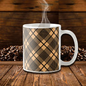 Mug Noir sur Camel Brown Plaid Motif Glen