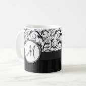 Mug Noir sur les mèches, les rayures et le monogramme (Devant gauche)