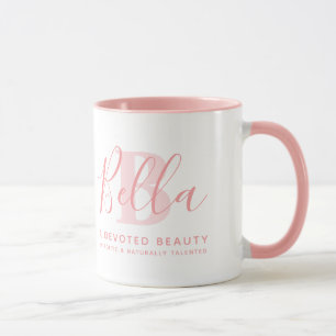 Mug Nom Bella signification et monogramme de texte ros