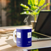 Mug Nom commercial bleu marine monogramme blanc nom