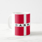 Mug nom danois des textes de pays de drapeau de (Devant gauche)