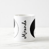 Mug Nom de blanc de noir de symbole de Yin Yang (Centre)