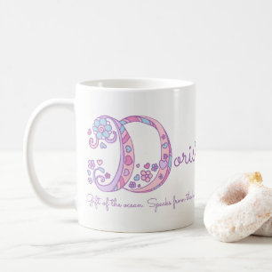 Mug Nom de Doris signifiant fleur cardiaque D monogram