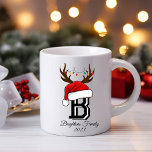 Mug Nom de famille monogramme Noël du Père Noël<br><div class="desc">Nom de famille monogramme Noël du Père Noël</div>