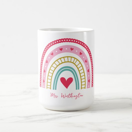 Mug Nom de l'enseignant de Rainbow Heart Monogram (Centre)