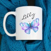 Mug Nom du monogramme du script papillon