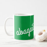 Mug Nom du script Cadeau personnalisé Kelly Green<br><div class="desc">Offrez cette tasse de nom de script personnalisé personnalisée à l'amoureux du café ou du thé dans votre vie. Personnalisez le nom et le type de boisson. Dans kelly green and white Fait un merveilleux cadeau pour la remise des diplômes, le jour de la mère, Noël, anniversaires et demoiselles d'honneur....</div>