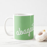 Mug Nom du script Cadeau personnalisé Sage Vert Café M<br><div class="desc">Offrez cette tasse de nom de script personnalisé personnalisée à l'amoureux du café ou du thé dans votre vie. Personnalisez le nom et le type de boisson. En vert sauge et blanc. Fait un merveilleux cadeau pour la remise des diplômes, le jour de la mère, Noël, les anniversaires et les...</div>