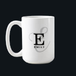 Mug Nom élégant unique et typographie monographie<br><div class="desc">C'est à propos de toi avec ce beau design de tasse de café. Il a une élégante représentation stylisée de votre nom et monogramme avec sérifs classiques et une typographie de script plus ornée dans une symétrie équilibrée. Les trois éléments se fondent dans une harmonie sophistiquée et créent votre propre...</div>