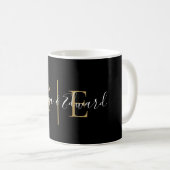 Mug Nom en écriture monogramme noir et or (Devant droit)