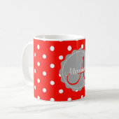 Mug Nom initial du monogramme du point de polka rouge  (Devant gauche)