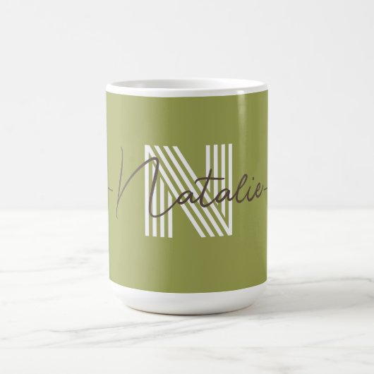 Mug Nom initial et script élégant vert olive mignon (Centre)