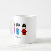 Mug Nom mignon de bande dessinée de poupées de kokeshi (Devant gauche)