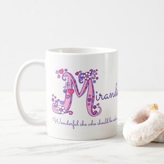 Mug Nom Miranda signifiant fleur de coeur M monogramme (Avec donut)