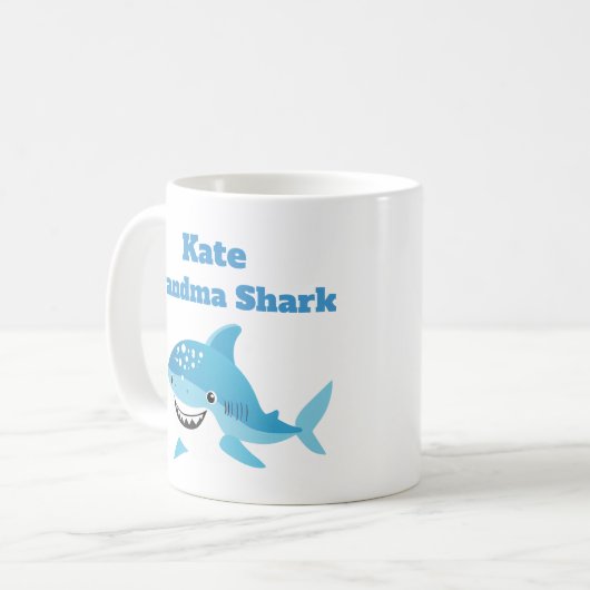 Mug Nom personnalisé de grand-mère requin (Devant gauche)