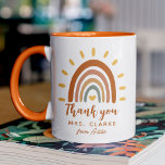 Mug Nom personnalisé de l'enseignant Merci Boho Rainbo<br><div class="desc">Le nom personnalisé Boho Earth Tone Rainbow Sun Teacher mug est un cadeau unique et élégant qui combine des éléments bohème et terreux avec un soleil arc-en-ciel vibrant. En plus du graphisme frappant, la tasse peut aussi être customisée avec votre propre nom, ce qui en fait une pièce vraiment personnalisée....</div>