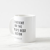Mug Nom professionnel personnalisé du meilleur médecin (Devant gauche)