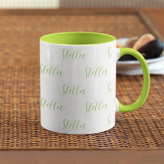 Mug Nom répété en vert clair sur tout blanc