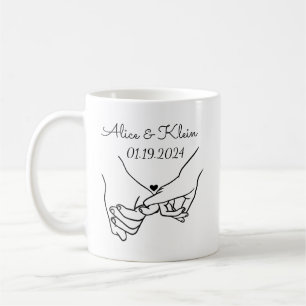Mug Noms de couple personnalisés se tenant la main & D