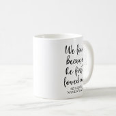 Mug Nous Aimons Parce Qu'Il Nous Aimait Pour La Premiè (Devant droit)