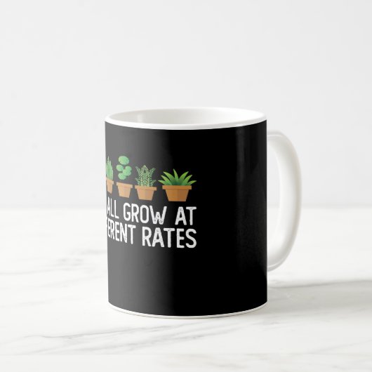 Mug Nous Augmentons Tous À Des Taux Différents (Devant droit)