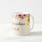 Mug Nouvelle grand-mère est. Flore décorative de 2021 (Devant droit)