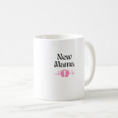 Mug Nouvelle Mama Mug. Bébé fille. Un cadeau de matern (Devant droit)