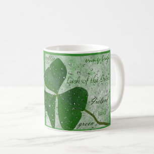 Mug Nuage de mots Shamrock irlandais en pluie