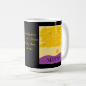 Mug Nuages de coucher de soleil sur les collines pourp (Devant droit)