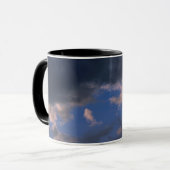 Mug Nuages de tempête contre le ciel bleu (Devant gauche)