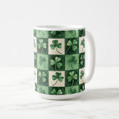 MUG NUANCES DE VERT TRÈFLES IRLANDAIS CELTIQUES (Devant droit)