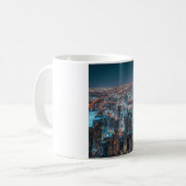 Mug Nuit – Éclairage Urbain Époustouflant & Front de M (Devant gauche)