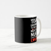 Mug Nuit Shift Nurse Funny Rn Rt Us Nurse (Devant droit)