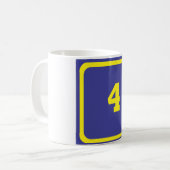 Mug numéro quatre (Devant gauche)