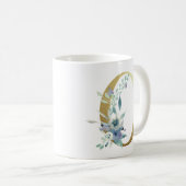 Mug O, initial doré avec feuillage floral bleu (Devant droit)