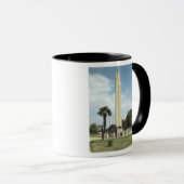 Mug Obélisque de Theodosius I, avec une base romaine (Devant droit)