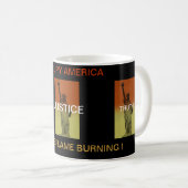 MUG OCCUPER L'AMÉRIQUE CONTINUE DE BRÛLER LA FLAMME ! (Devant droit)
