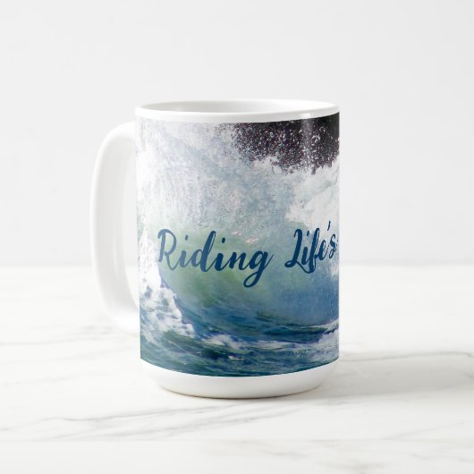 Mug Ocean Waves "Riding Life's Waves" (Devant gauche)