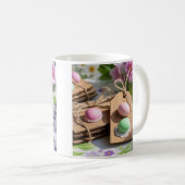 Mug Oeufs de Pâques sur table de jardin (Devant droit)